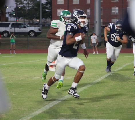 Jamir Owens running the ball - Countywide &amp; Sun/Natasha Dunagan