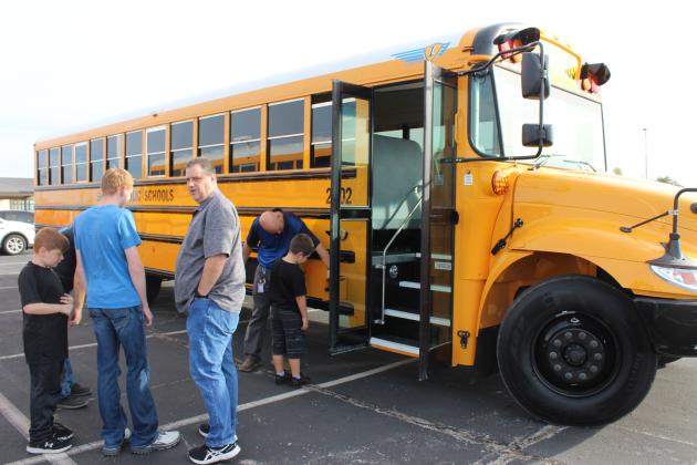 SPS Brings Two New Buses To Electric Vehicle Show