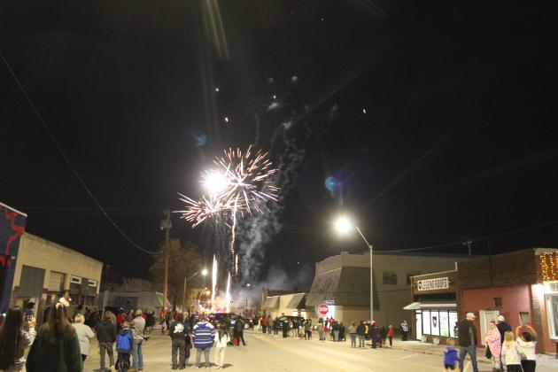 Shawnee Christmas Parade - Fireworks