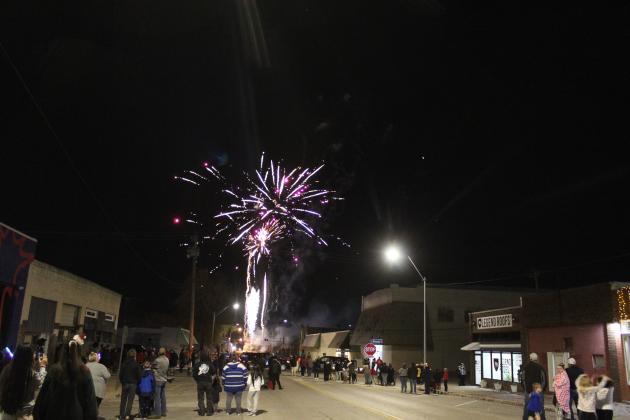 Shawnee Christmas Parade - Fireworks