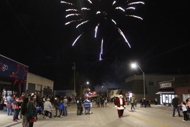 Shawnee Christmas Parade - Fireworks