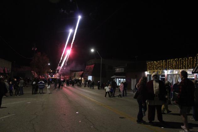 Shawnee Christmas Parade - Fireworks