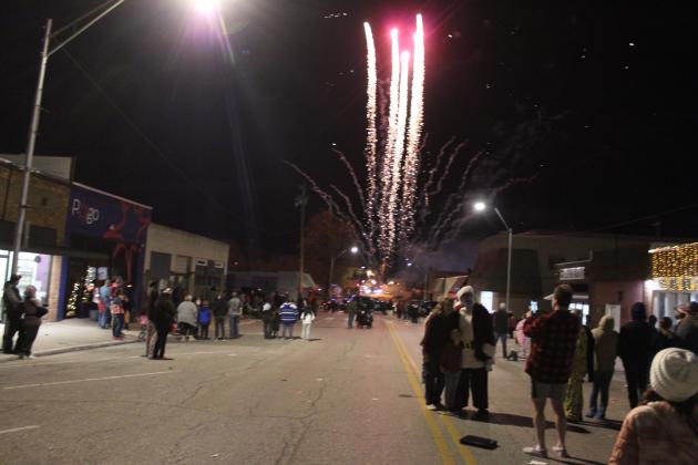 Shawnee Christmas Parade - Fireworks