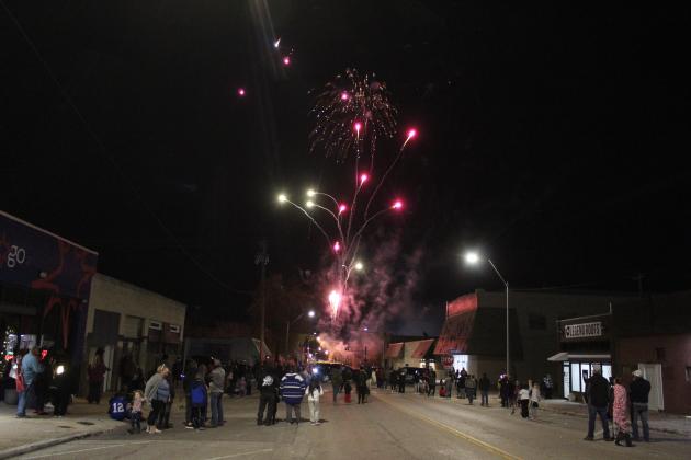 Shawnee Christmas Parade - Fireworks
