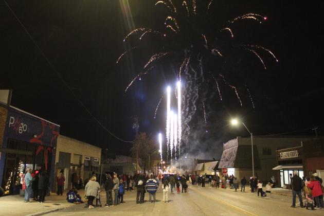 Shawnee Christmas Parade - Fireworks