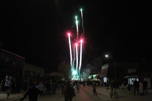 Shawnee Christmas Parade - Fireworks