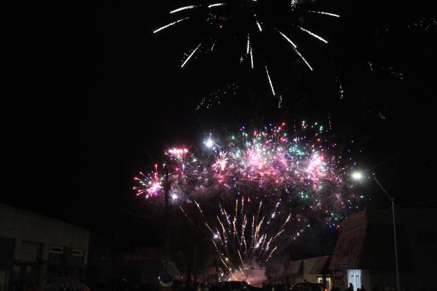 Shawnee Christmas Parade - Fireworks