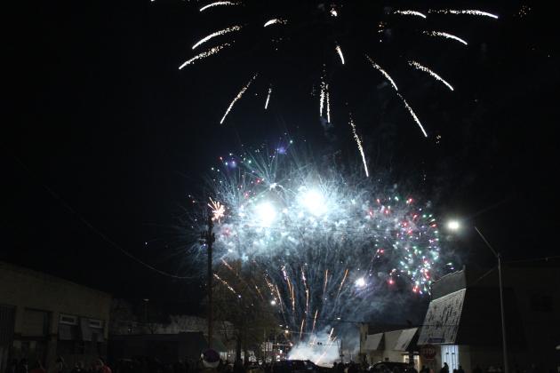 Shawnee Christmas Parade - Fireworks