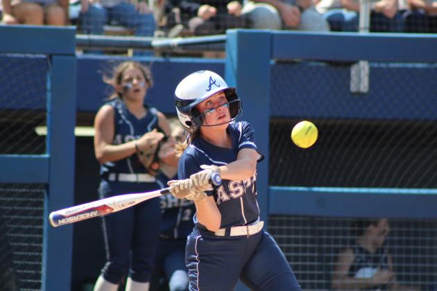 Sophomore Preslee Taylor goes to bat.