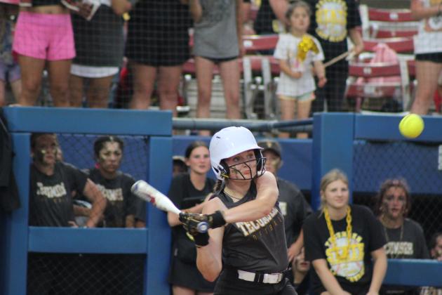 Freshman Josie Walker bats.