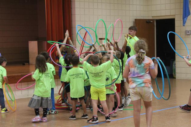 Inspyral Circus Performer at Tecumseh Library