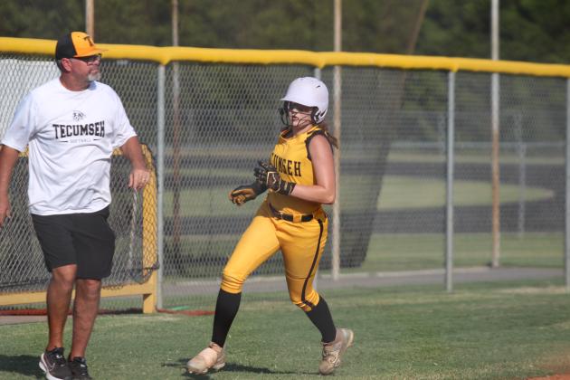 Tecumseh Lady Savages Fast Pitch