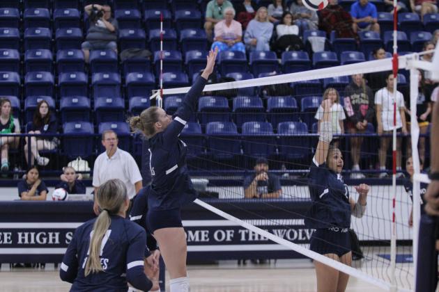 Shawnee Lady Wolves Volleyball
