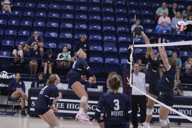 Shawnee Lady Wolves Volleyball
