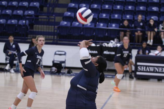 Shawnee Lady Wolves Volleyball