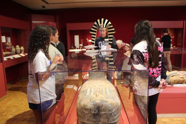 Docent Dick Trim - Mummy Tales