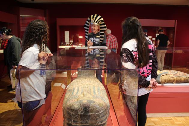 Docent Dick Trim - Mummy Tales