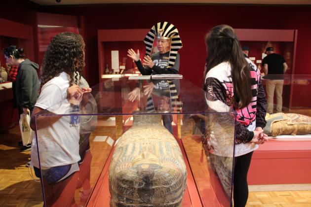 Docent Dick Trim - Mummy Tales