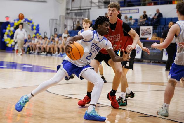 Bethel sophomore Kouper Doughty looks to pass during the Jan. 17 homecoming game with North Rock Creek. The Wildcats lost, 30-59. Photo courtesy of Richelle Treece.
