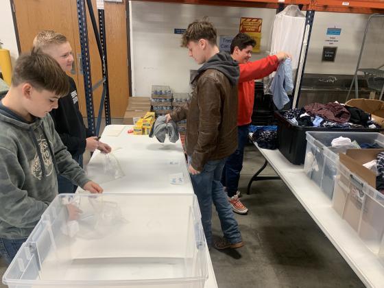 Dale FFA students volunteer at the Community Market of Pottawatomie County.