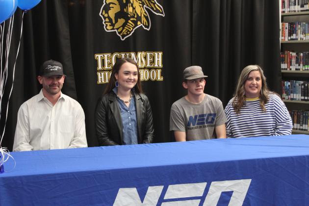 Lane Steward with parents &amp; NEO livestock judge