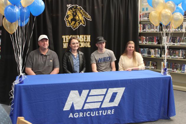 Austin Ramsey with parents &amp; NEO livestock judge