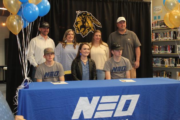 Lane Steward &amp; Austin Ramsey with parents &amp; NEO livestock judge