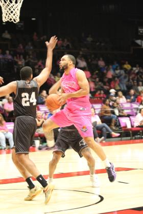 Potawatomi Fire Guard Deshawn Munson goes to the hoop during the April 10 Pink Out home game against the Enid Outlaws. The Fire won, 127-113. Natasha Dunagan, Countywide &amp; Sun