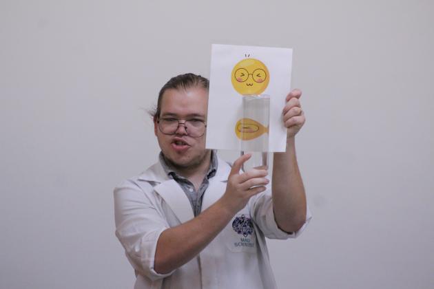 Demonstrating refraction