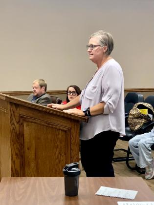 McLoud Librarian Lisa Lempges