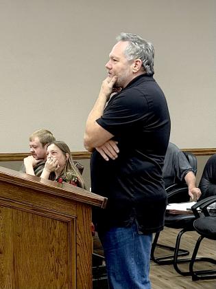 Carl Bright speaks to the McLoud City Council.