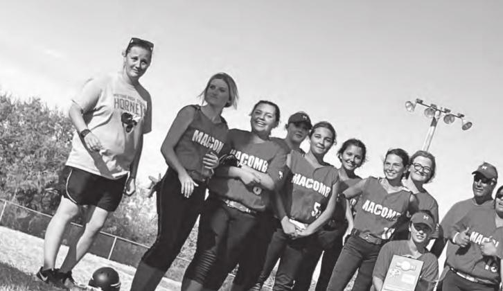 Macomb Lady Hornets Win Districts