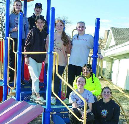 GCTC American Spirit Team Cleans Up Community Park