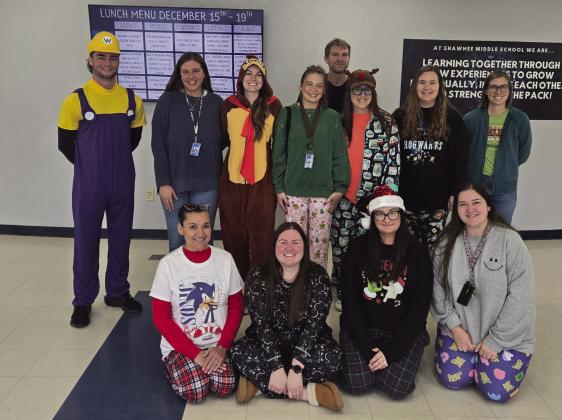 Seventh-grade teacher team: (Back) Derek Wellman; 2nd Row: Jaden Wiley, Jordan Knutson, Emily Barbosa, Natalie Manion, Stephanie Murray, Mikayla Brannam, Morgan Shaefer; (Front) Lila Lindsay, Kayla Hutcheson, Brock Partain and Hannah Mehlhaff. Photo Provided