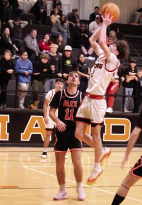 Maud senior Colt Abbott focuses on the bucket.