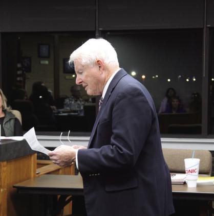 Former Shawnee school board member Larry Walker thanks the present school board during their meeting on Jan. 6. Countywide &amp; Sun/Natasha Dunagan