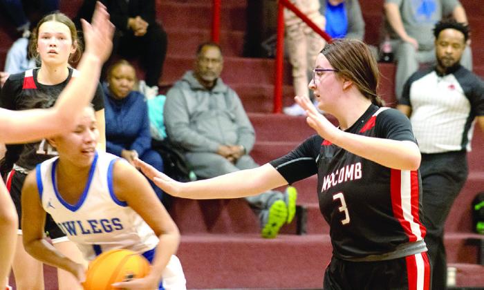 Macomb's Deja Givens plays defense against Bowlegs in the Class B District game at Macomb on Feb. 13. The Lady Hornets won, 48-37, but lost to Varnum on Feb. 15, 53-66. They will compete in the regional tournament on Feb. 21 at 1 pm against Roff at Varnum. Photos courtesy of Gio Rivera-Jimenez