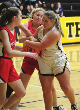 Tecumseh Lady Savages Cruise To Their 15th Win