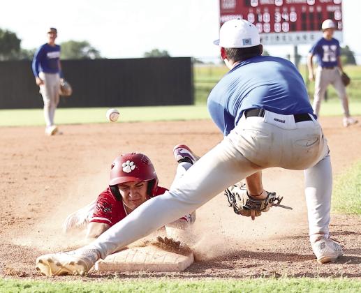 North Rock Creek's Hasten Conley beats the throw to third. Photos courtesy of Gowin Photography