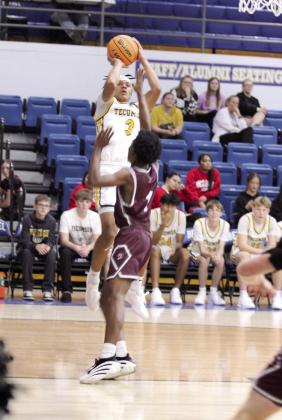 Tecumseh senior Jekhi Owens makes his basket during the Dec. 11 game against Eufaula in the Bethel First United Basketball Classic. Natasha Dunagan, Countywide &amp;amp; Sun