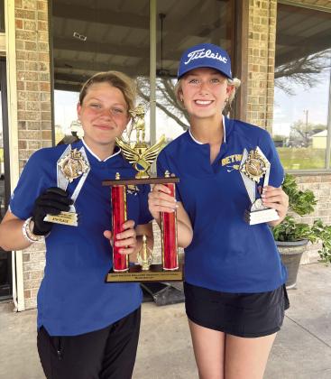 BHS Kloe Nichols Takes First Place At Golf Tourney