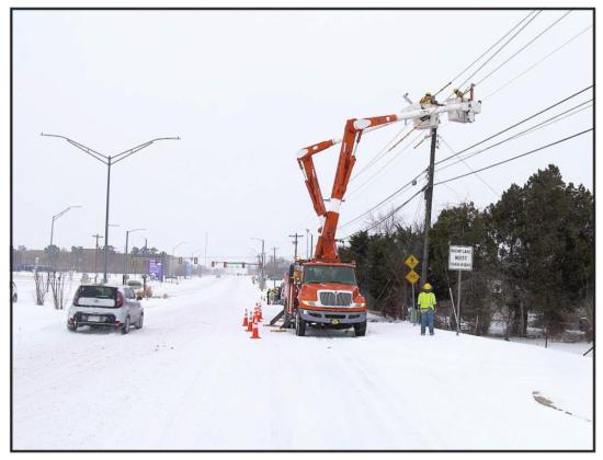 OG&amp;E Honors Line Crews For National Lineman Day
