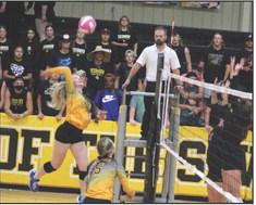 THS Volleyball Team Sets Goals For 2022 Season