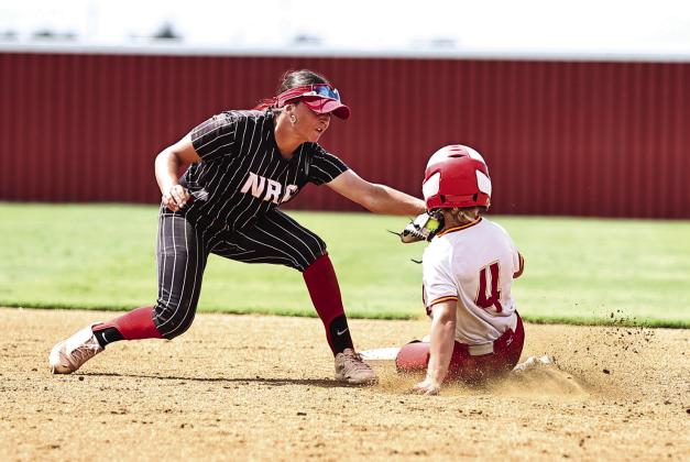 North Rock Creek’s Morgan Campbell tags Dale’s Reese Herring out. Photo courtesy of Gowin Photography