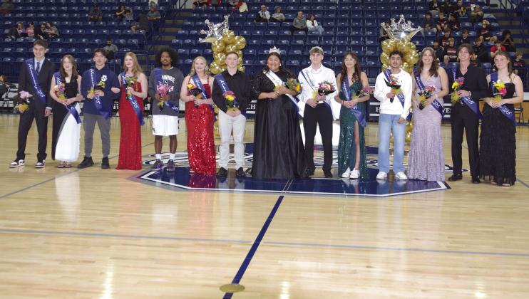 Shawnee High School crowned their homcoming queen on Fri. Jan. 31st.  Pictured with their court are Queen Kanynn Kaseca and King Trenton McCune. Countywide &amp; Sun/Julie Talton