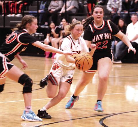 Maud freshman Payton Collins takes the ball to her teammates in the third quarter of the Feb. 5 home game against Wayne. Photos by Natasha Dunagan, Countywide &amp;amp; Sun