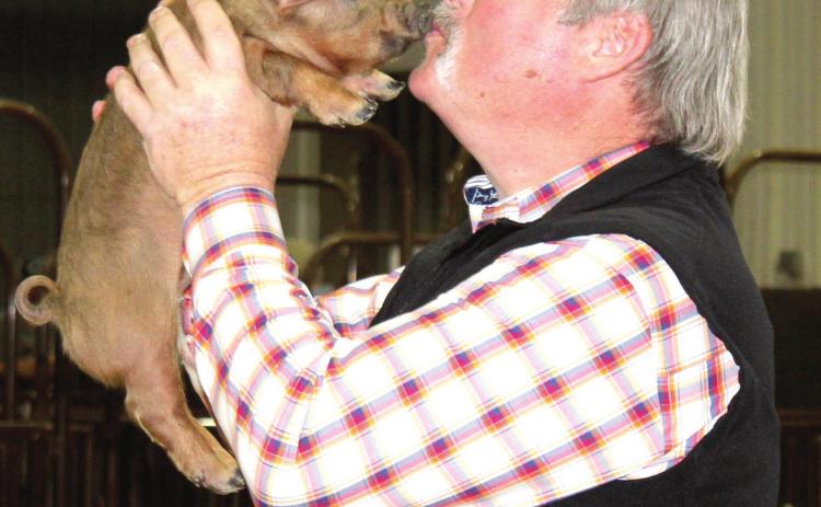 Randy Gilbert Wins United Way Kiss The Pig Fundraiser