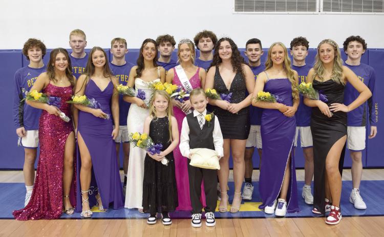 Bethel's Homecoming Queen Brooklyn Duff poses with her court. Back row: Maddox Davis, Austin Brown, Jake Stephenson, RJ Morris, Cale Duncan, Bray Bussell, Darius Cheatham, Kevin Thornburg Royalty: Freshman Attendant, Bailey Tucker; Junior Attendant, Paityn Seiger; Sr. Candidate, Casey Brock; Queen, Brooklyn Duff; ‘23 Queen, Hannah Davidson; Sr. Candidate, Marlee Affentranger; Sophomore Attendant Lexi Tucker. Front Row: Bethel first graders: JJ Jennings and Wyatt Fitzgerald. Countywide & Sun/Julie Talton