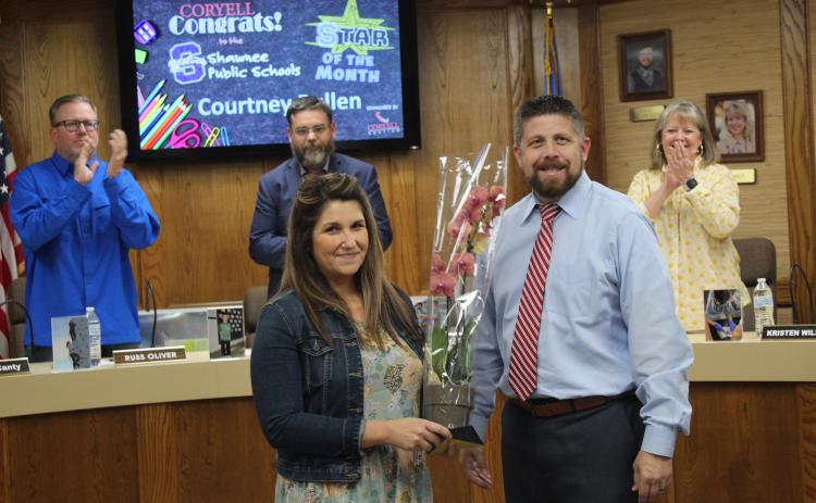 Shawnee fifth-grade teacher Courtney Bullen accepts the first “Star of the Month” Award from Superintendent Dr. Aaron Espolt during the Shawnee Board of Education Meeting on Sept. 11. Bullen teaches at Jefferson Elementary. Countywide & Sun/Natasha Dunagan