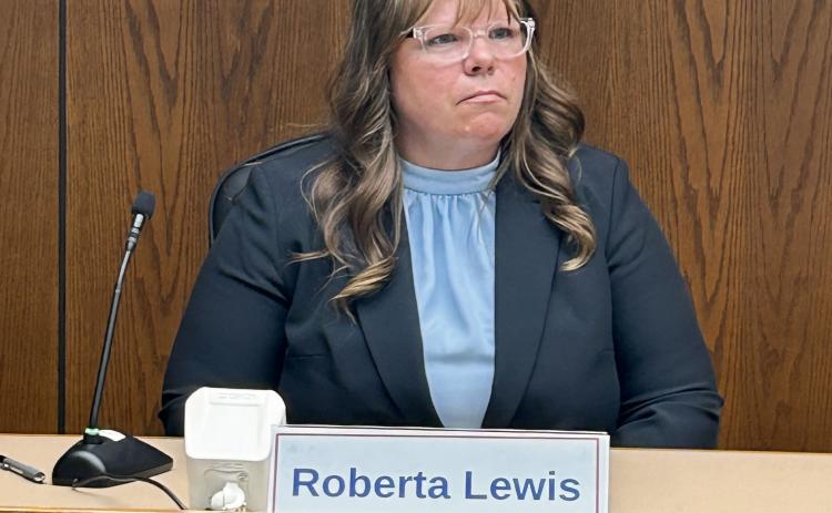 Roberta Lewis
